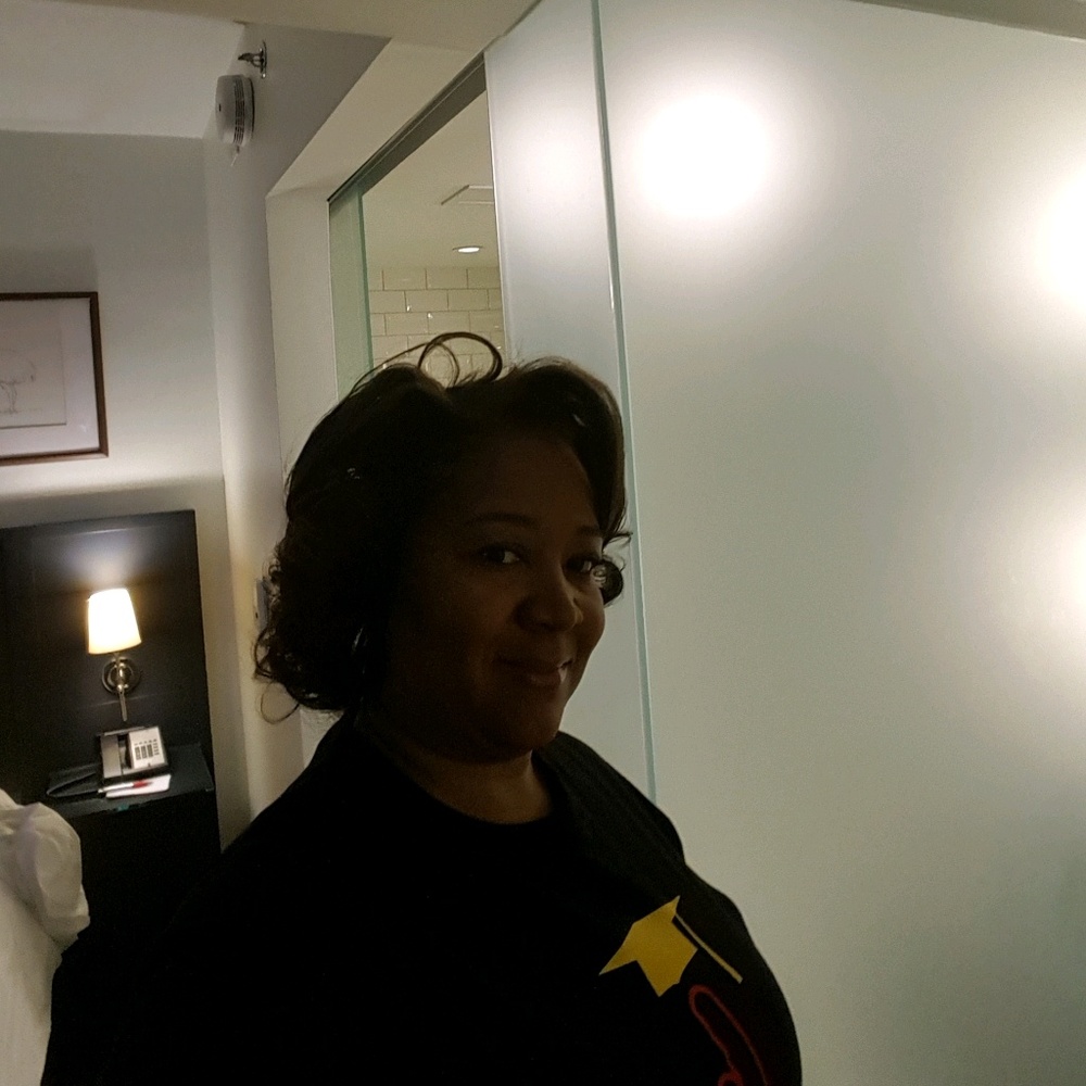 Meet your Posher, Sharon